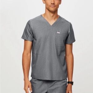 FIGS Technical Collection Men’s Chisec Scrub Top XL Graphite Gray 3-Pocket